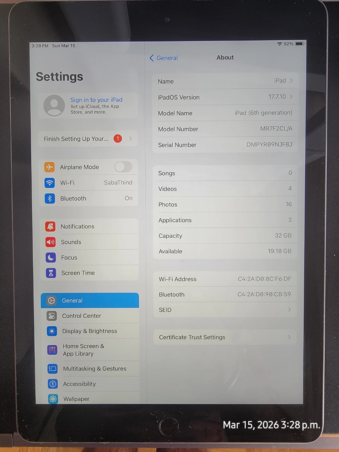 Apple ipad 6th gen 32GB WIFI only - photo 4