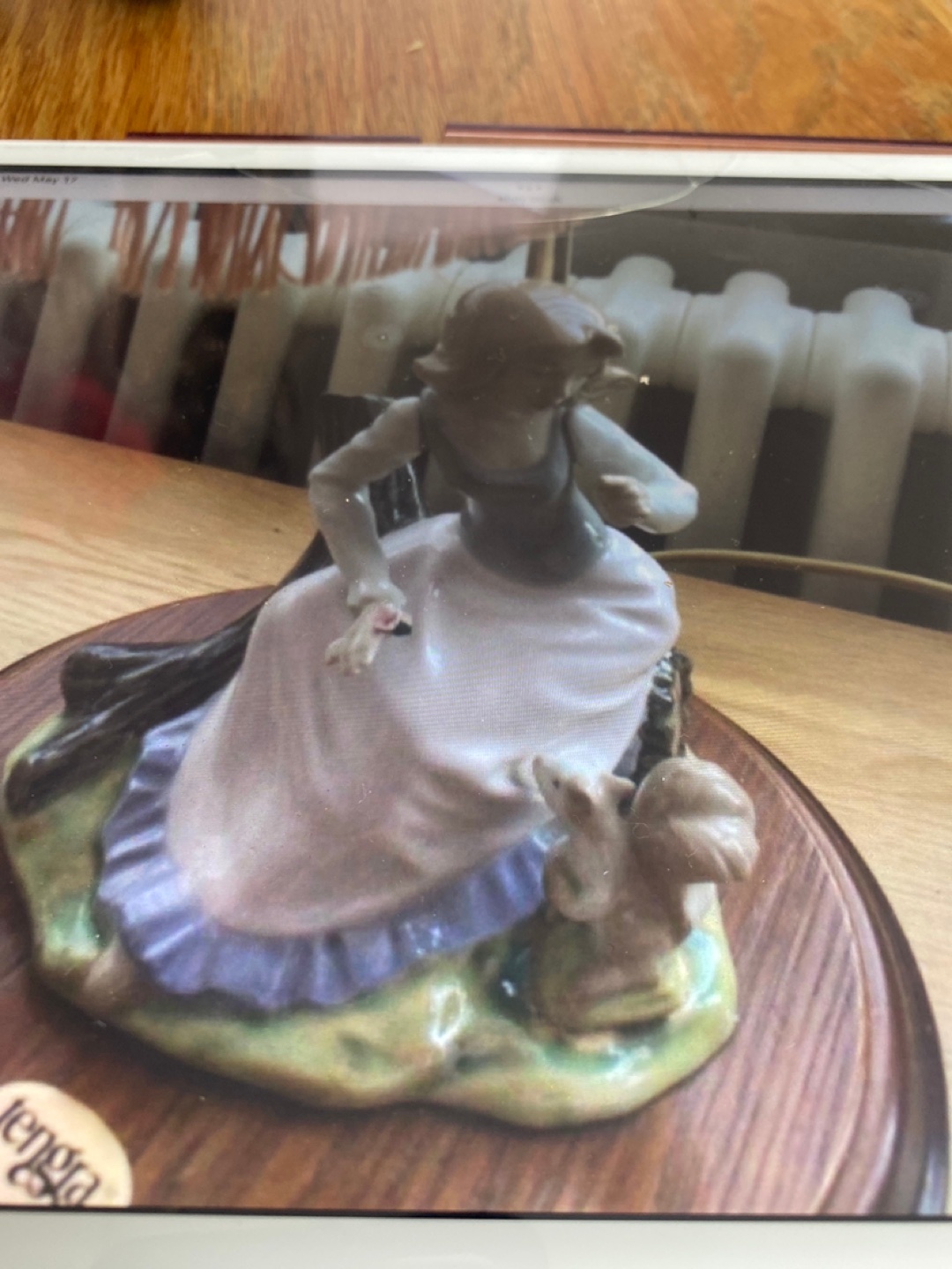 Lladro Figurine of a Woman with a Dog - photo 3