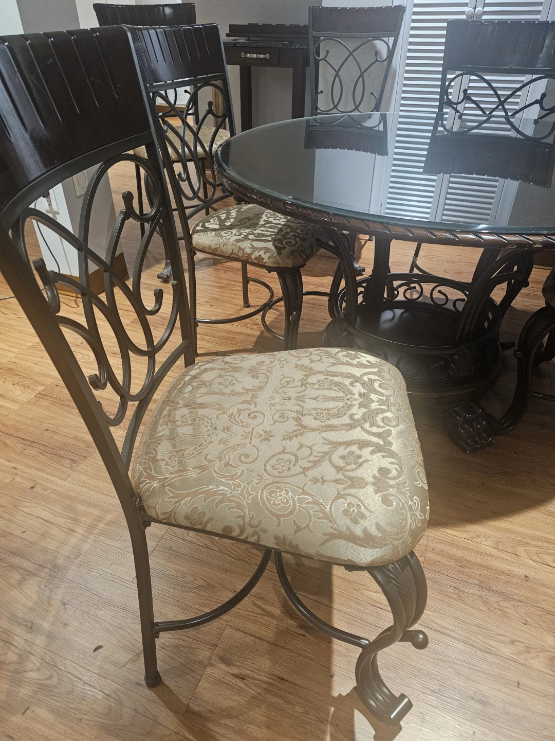 Round Dining Table and 4 Chairs + 2 Tall Chairs - photo 4