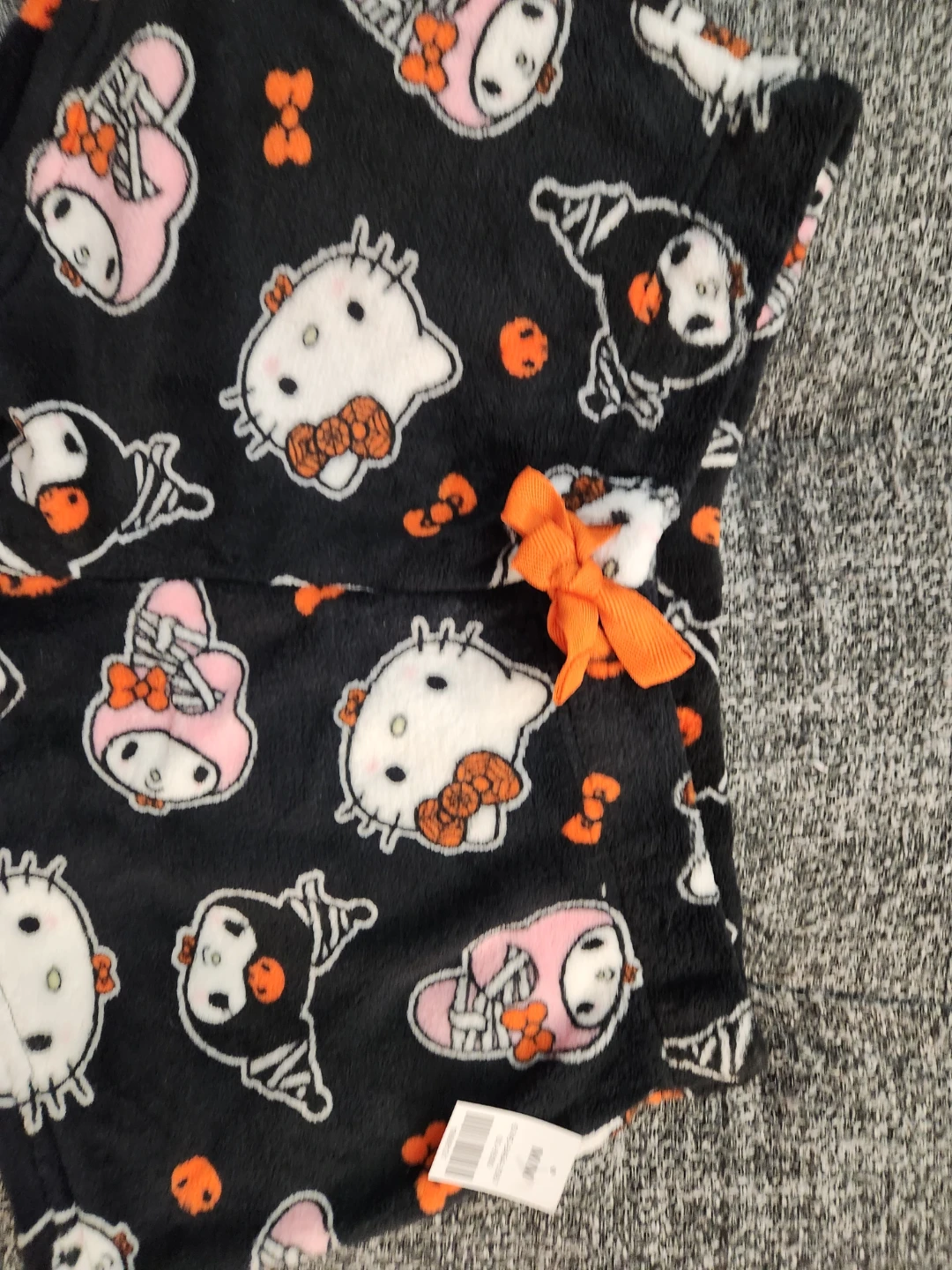 Sanrio Hello Kitty and Friends Fleece Shorts Sz. M - photo 2