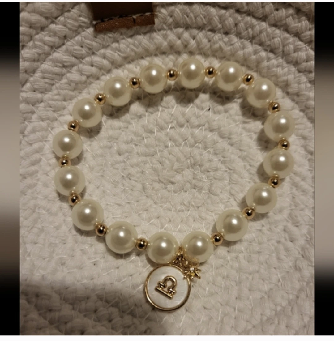 Pretty Pearly Zodiac Pearl Stretch Bracelet- Libra