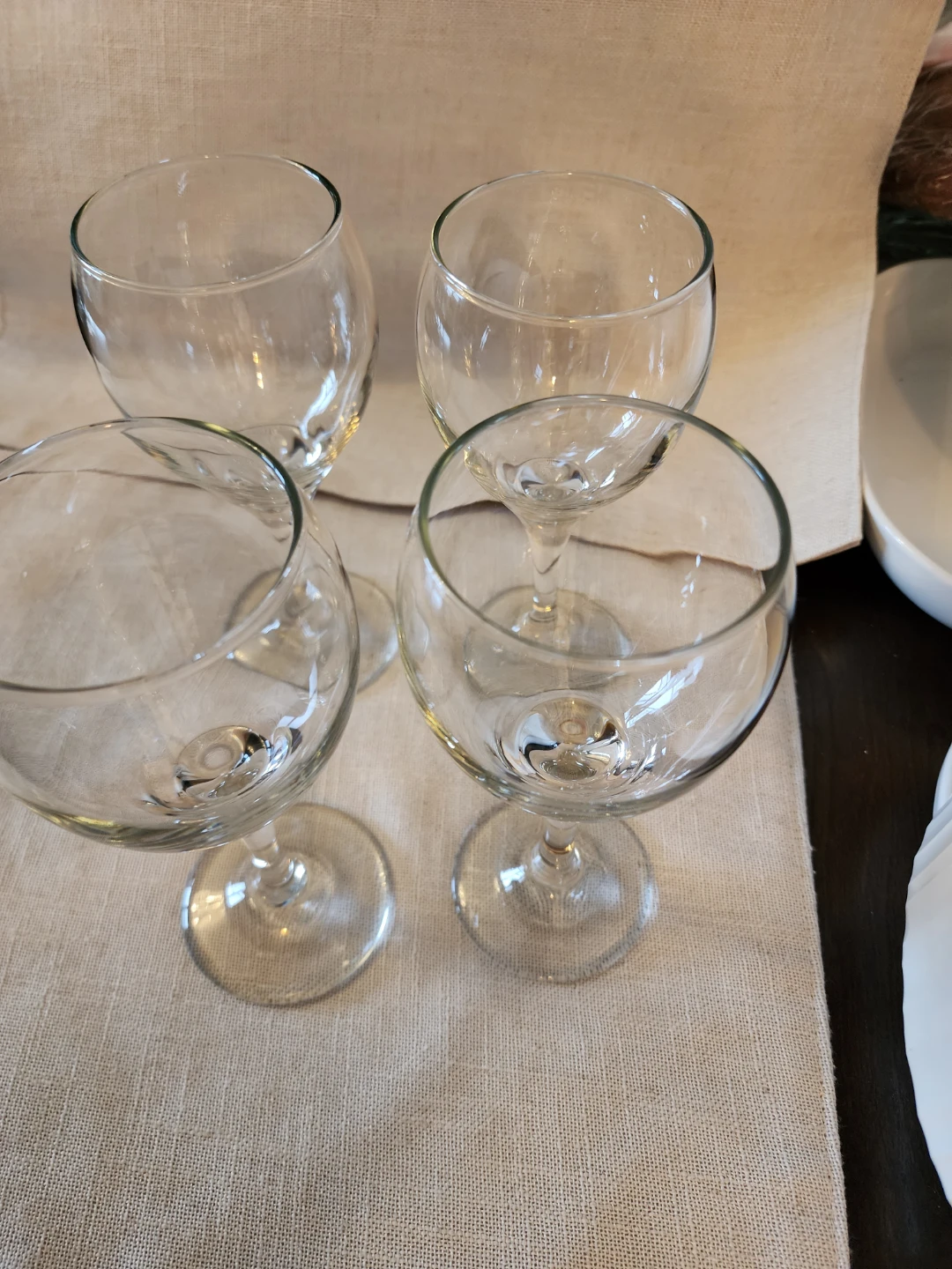 Set of 4 Clear Glass Wine Glasses - photo 4