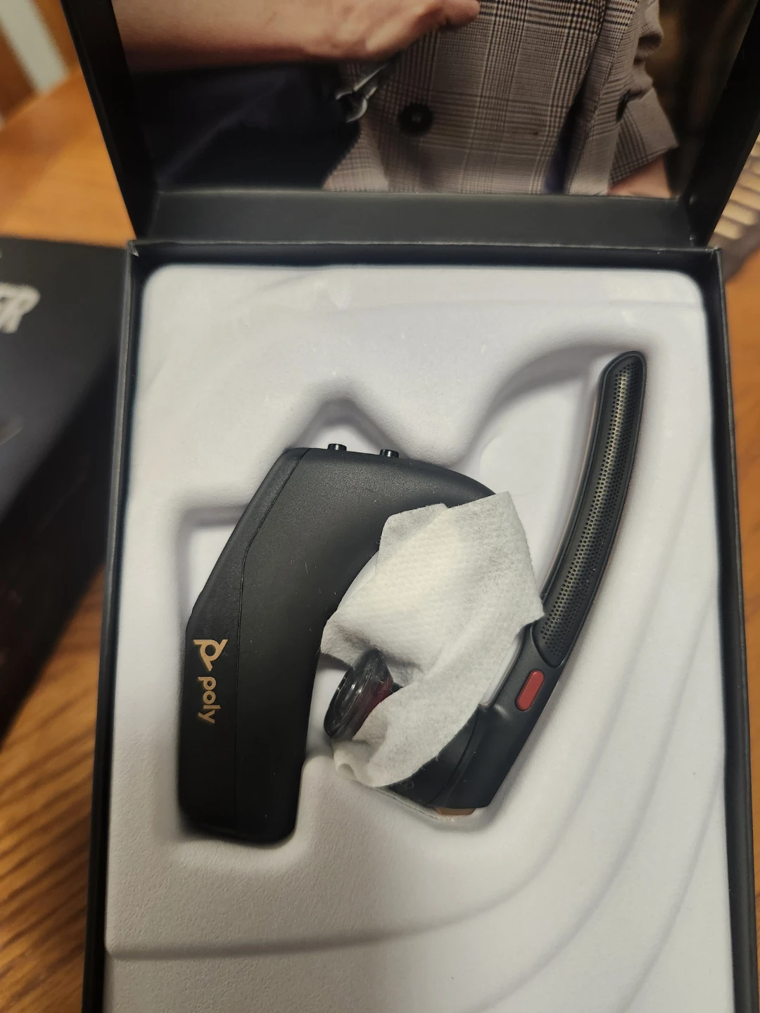 Poly Voyager Legend 50 Premium Bluetooth Headset - photo 4