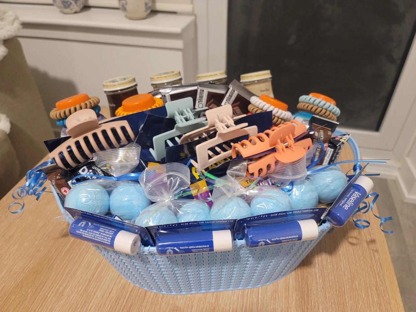 Assorted Bath & Beauty Gift Basket