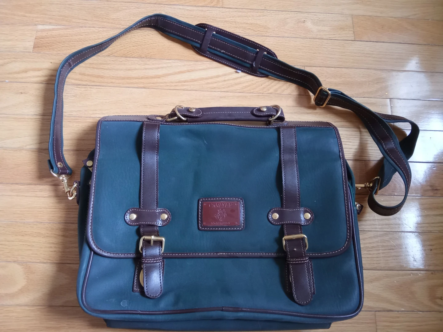 Fashioned Messenger Bag - Green Leather 11x15"