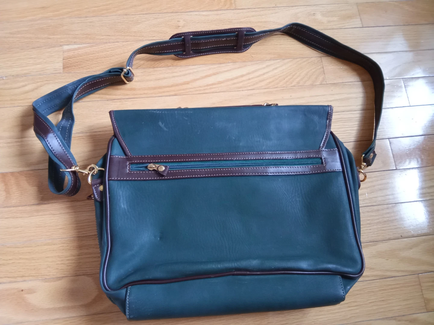 Fashioned Messenger Bag - Green Leather 11x15" - photo 2