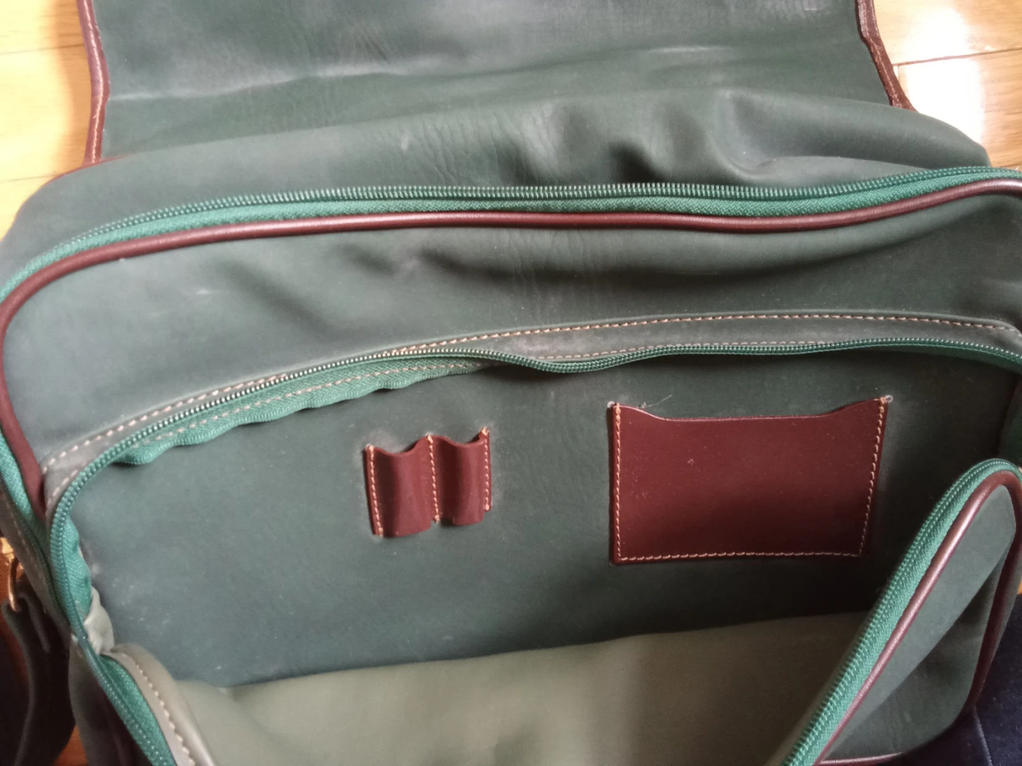Fashioned Messenger Bag - Green Leather 11x15" - photo 4