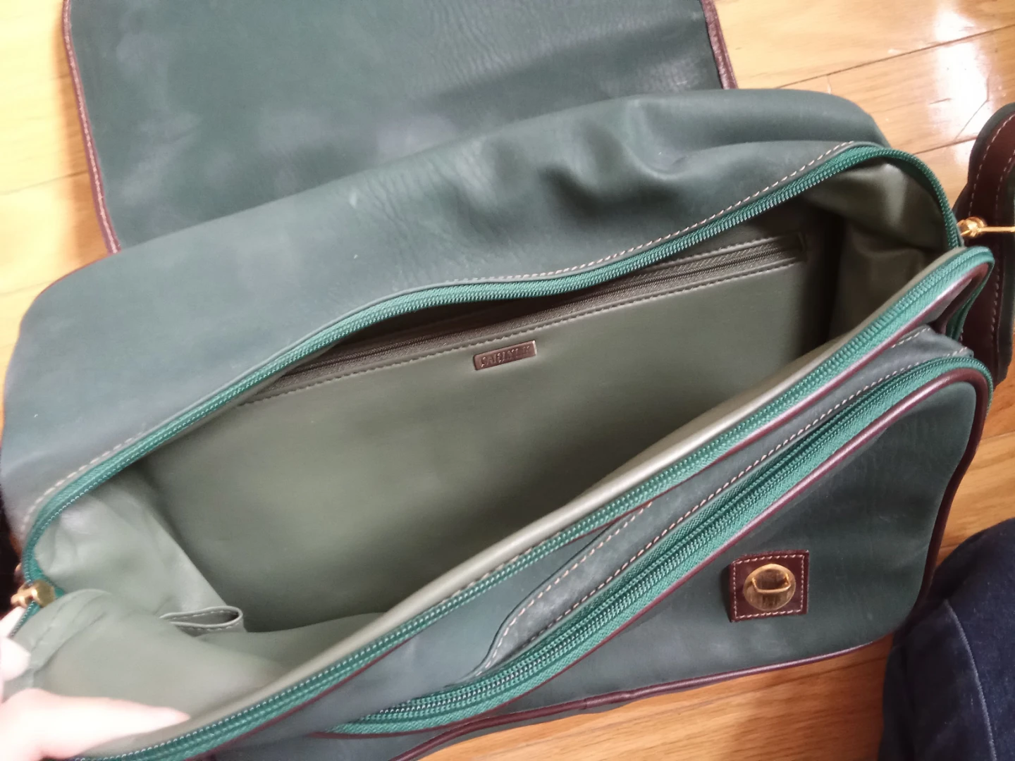 Fashioned Messenger Bag - Green Leather 11x15" - photo 5
