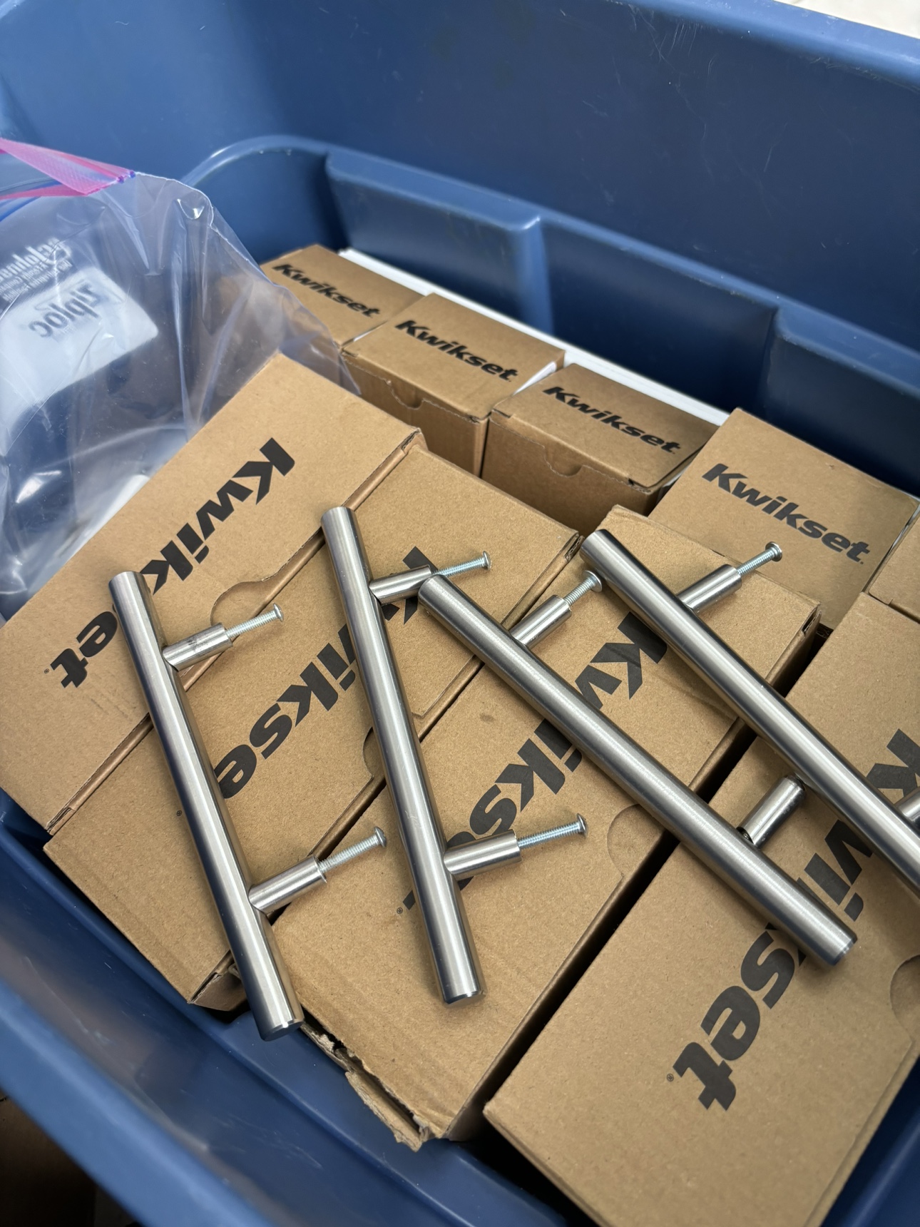 Cupboard handles