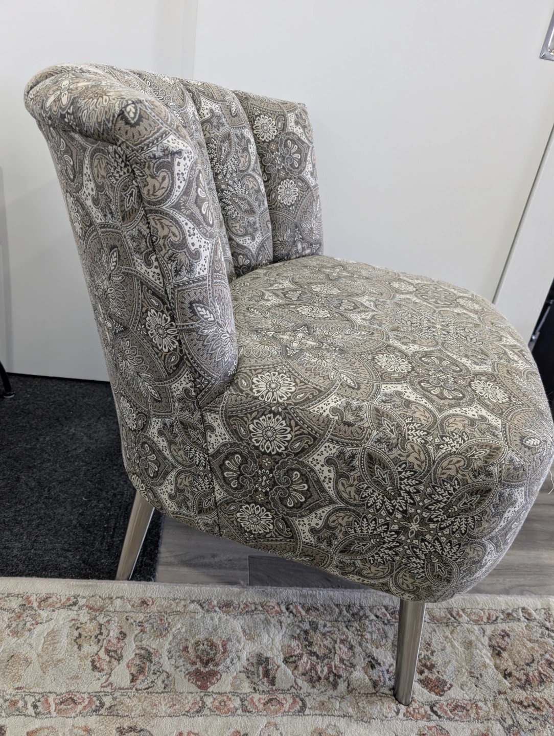 Accent Chair with Paisley Pattern - photo 3