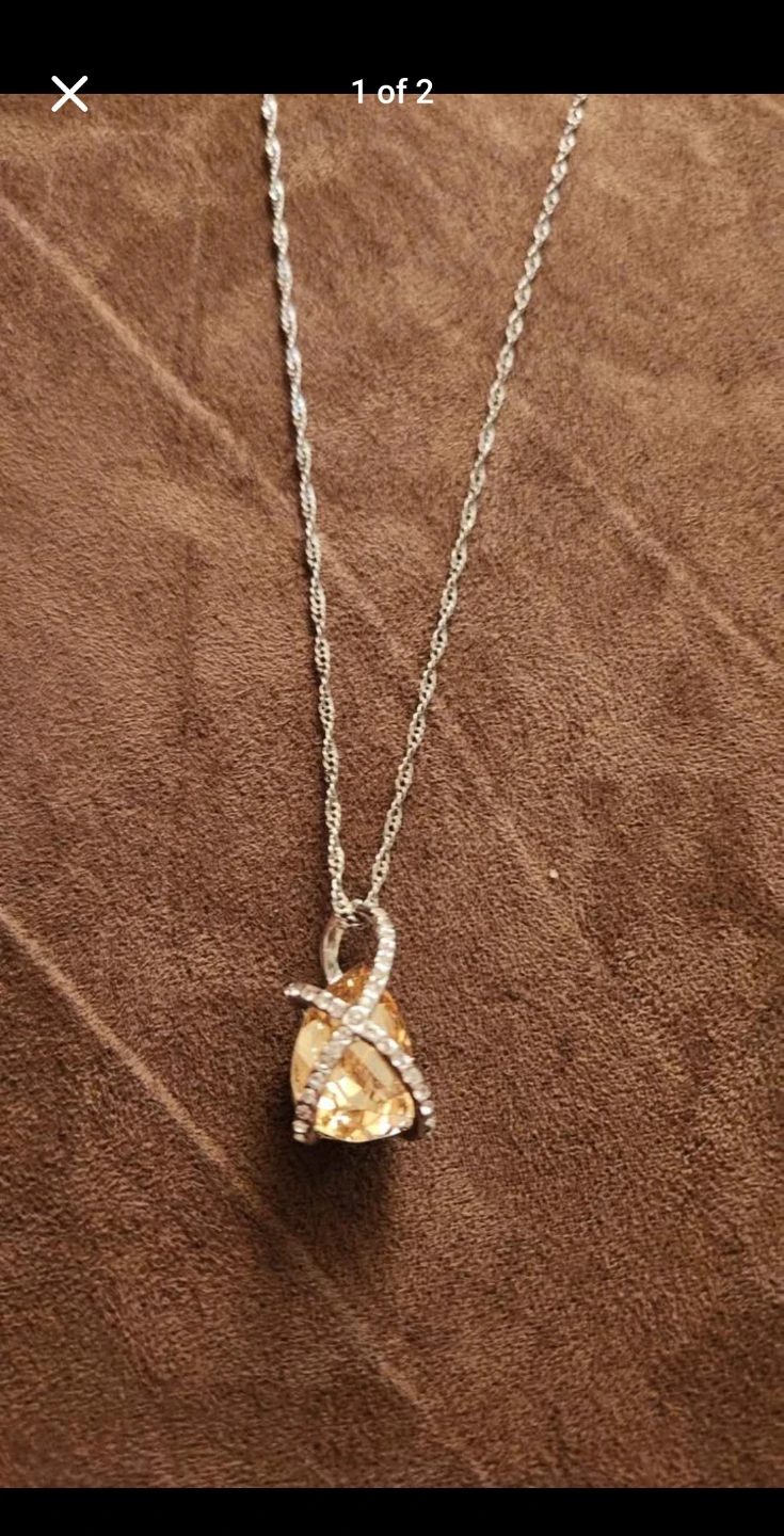 New Swarovski Pendant Necklace