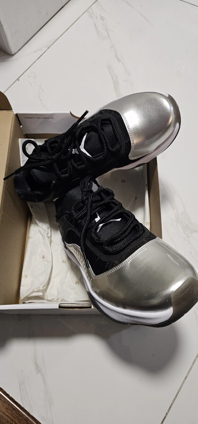 AIR Jordan 11 CMFT Low 'Silver Toe' - photo 2