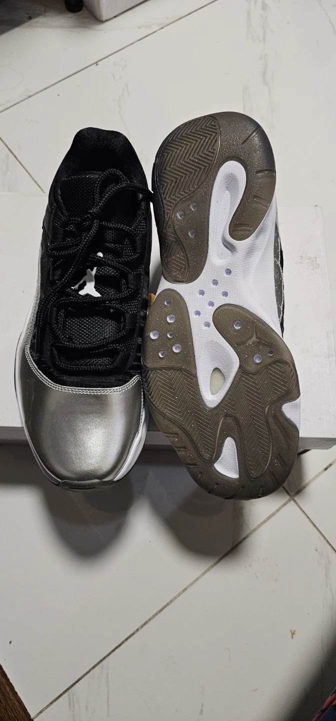 AIR Jordan 11 CMFT Low 'Silver Toe' - photo 4