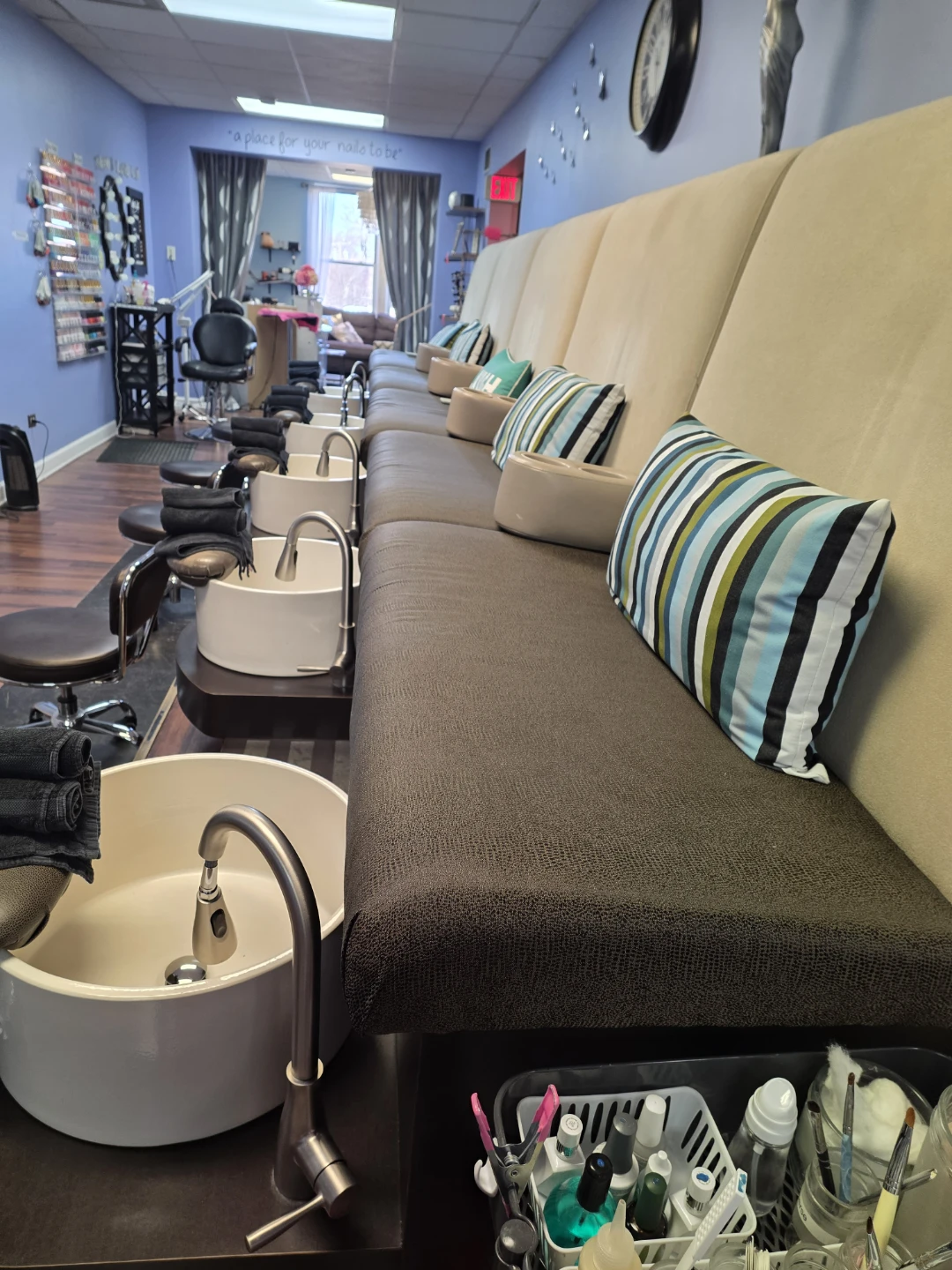 Pedicure Station Bench with Integrated Foot Baths - photo 3