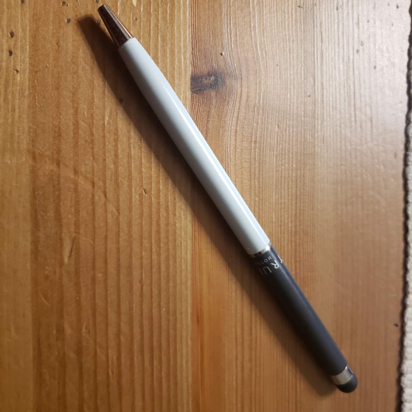 TRUMP Hotel Stylus/Pen - White and Black - photo 3