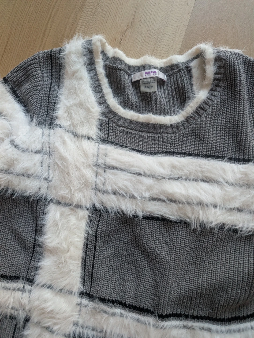 Grey Sweater with White Faux Fur Accent - photo 3
