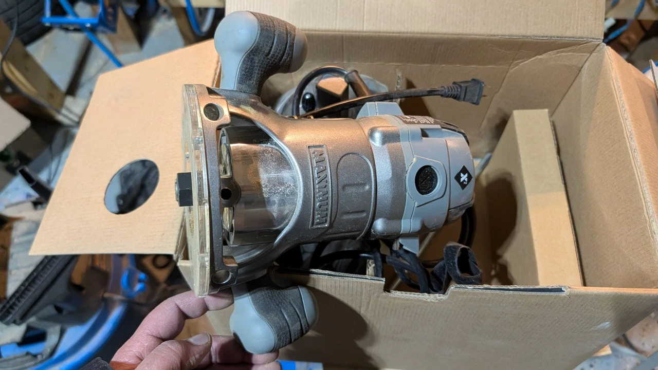 Makita Router - photo 4
