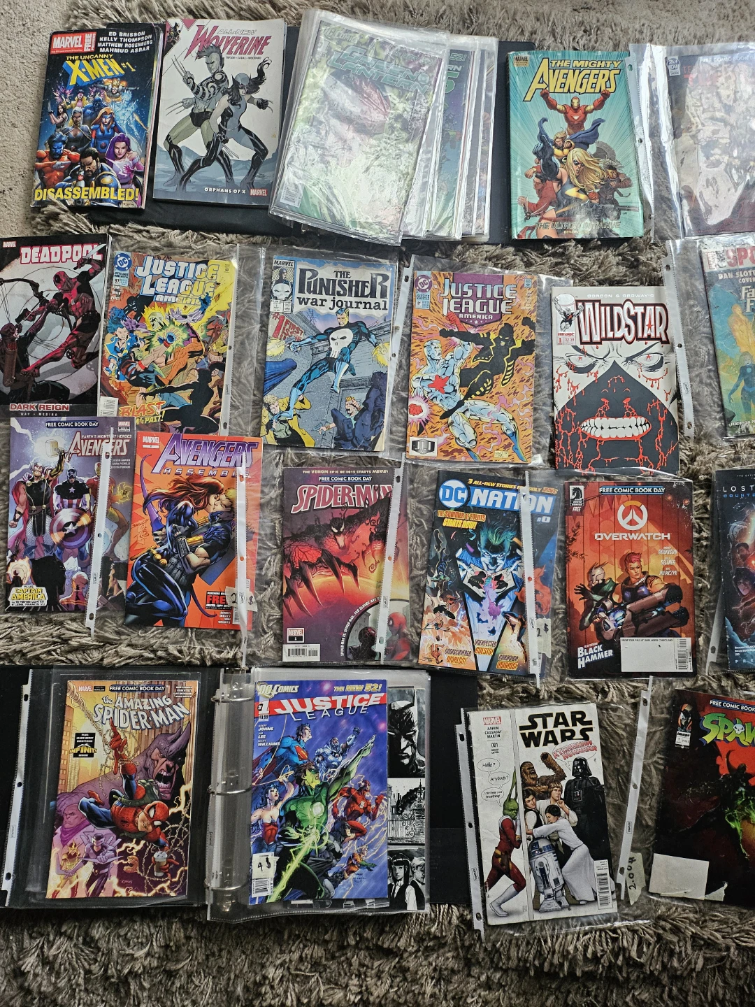 Comic book collection/hockey cards