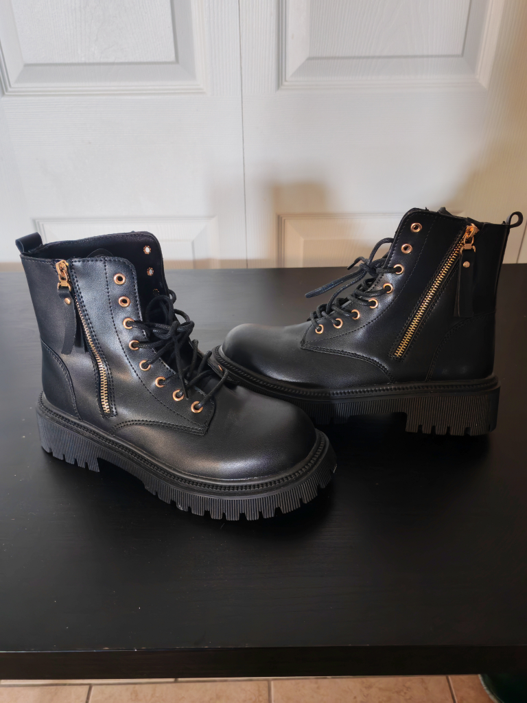 Black Combat Boots with Side Zippers Size 40 - photo 2