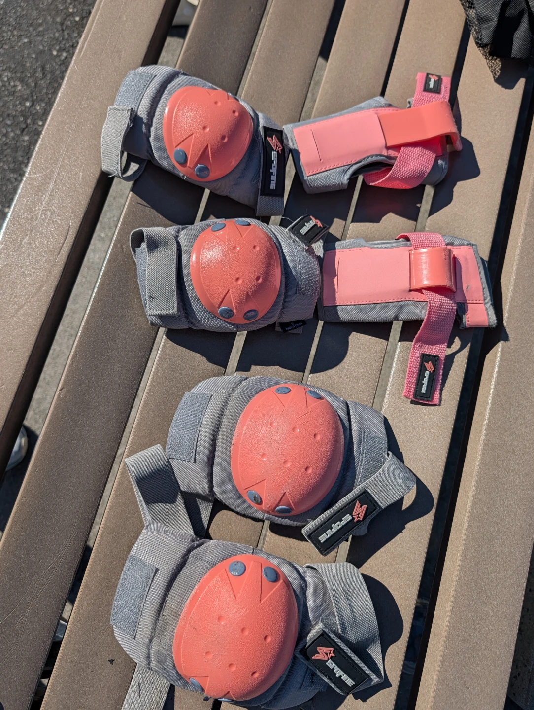 Sulifeel Kids Roller Skates and Protective Gear Set - photo 2