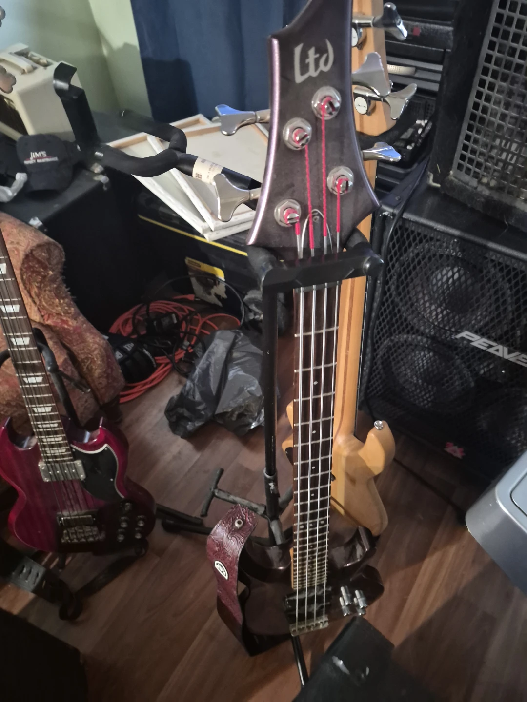 Harmony Electric Bass Guitar - photo 2