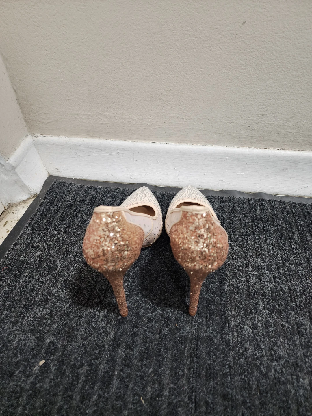 BCBGMAXAZRIA Embellished Mesh Heels Size 6 - photo 3
