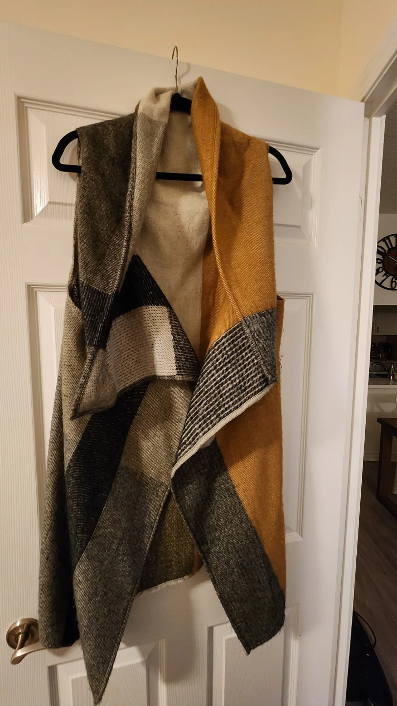 Colorblock Blanket Scarf Vest