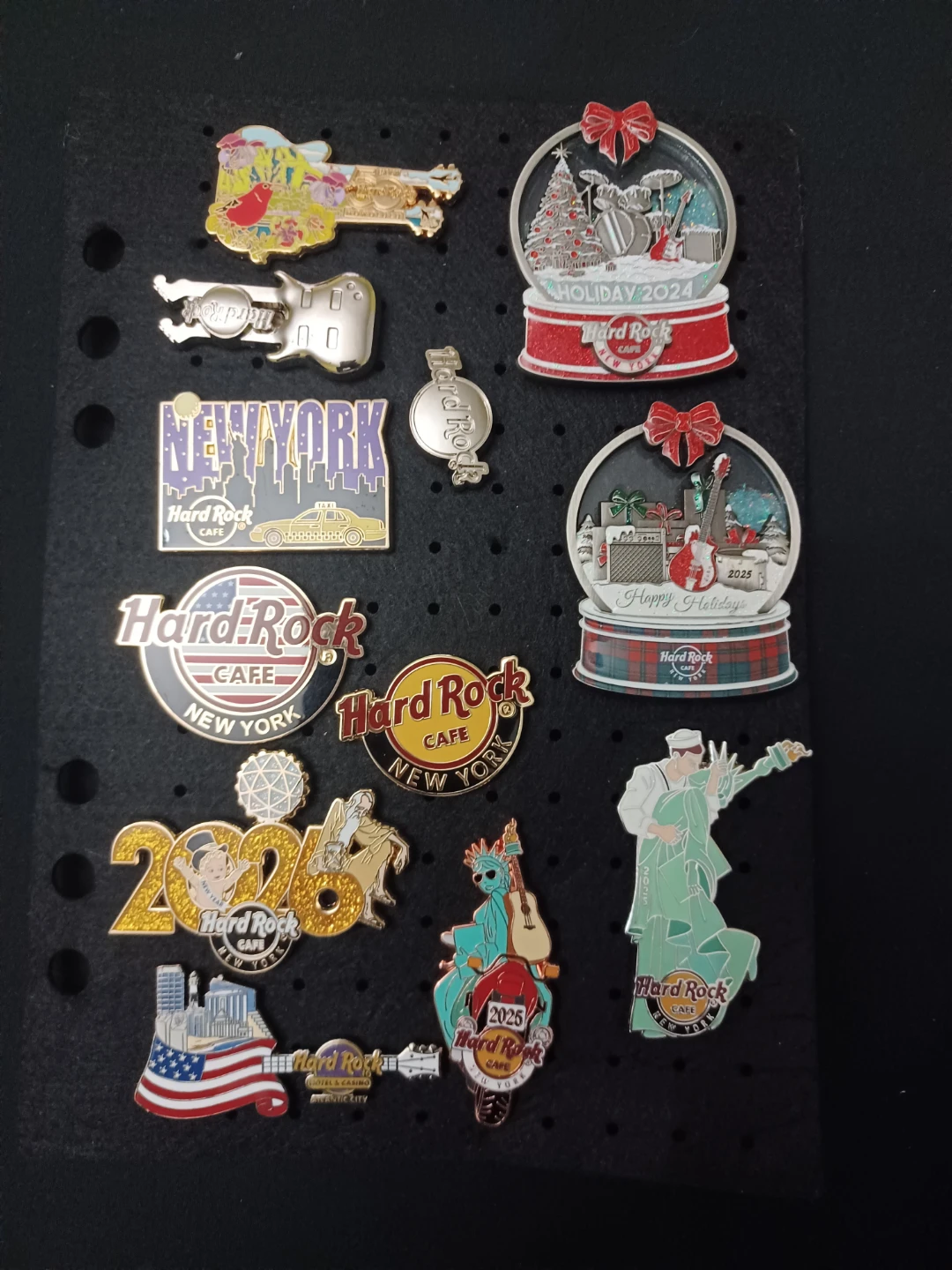 Hard Rock Cafe Collectible Enamel Pins Lot - photo 3