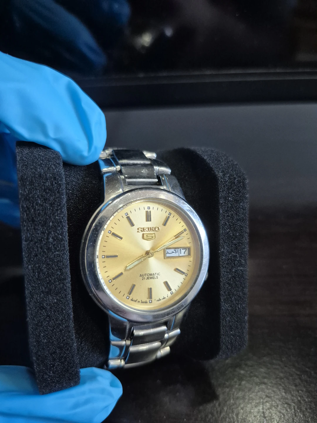 Vintage Seiko 5 Automatic Gold Dial Stainless Steel Watch - photo 3