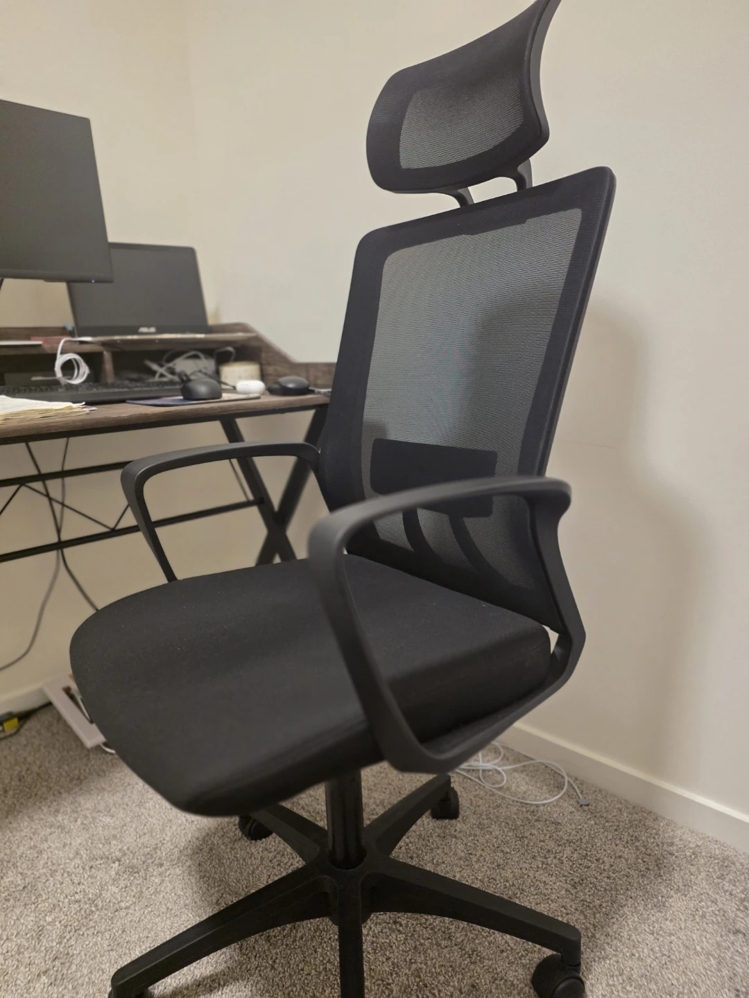 Black Mesh Ergonomic Office Chair with Headrest - photo 2