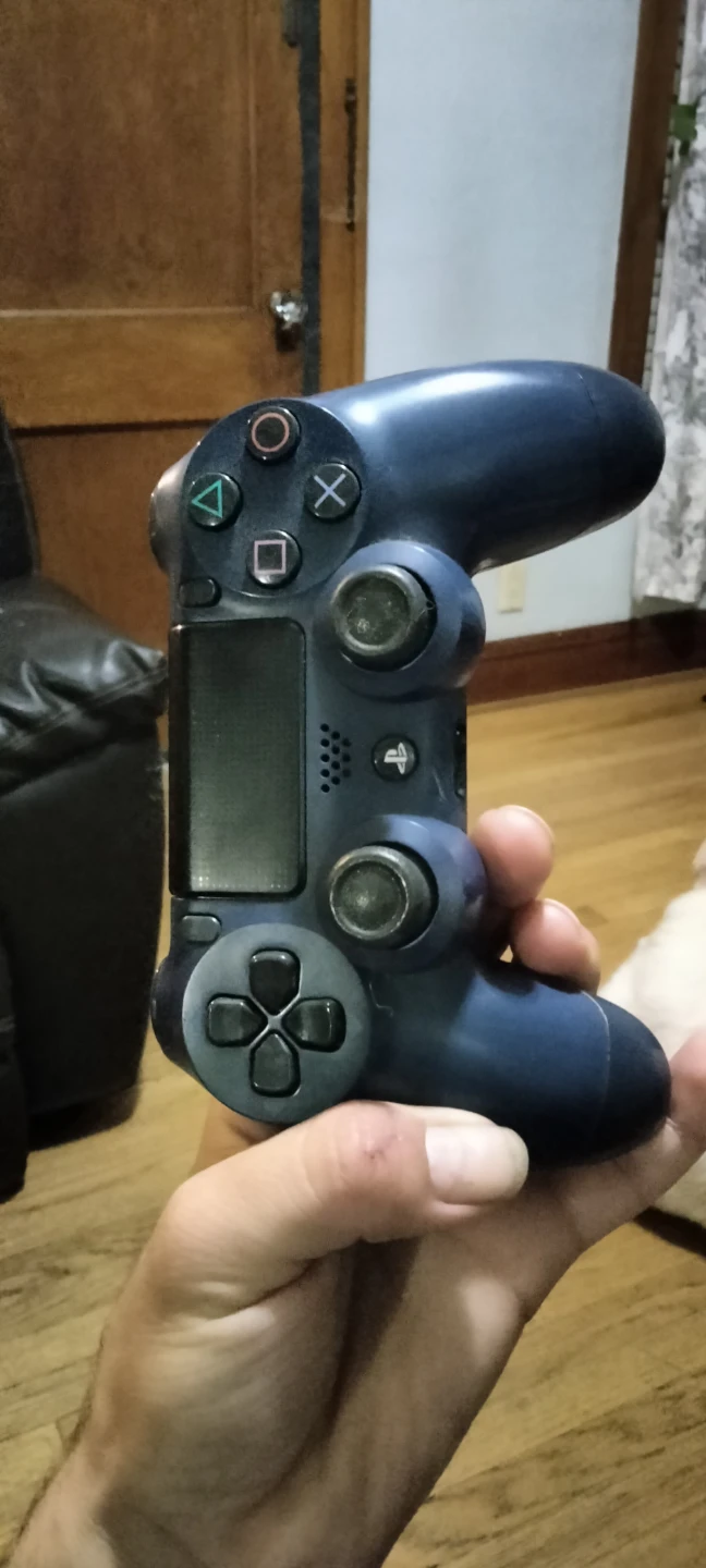 DualShock 4 Wireless Controller (PS4)