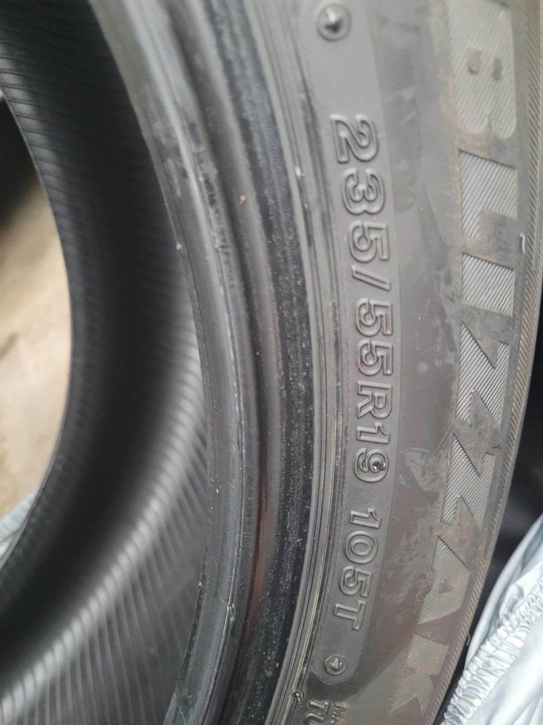 Bridgestone Blizzak 235/55R19 Winter Tire - photo 3