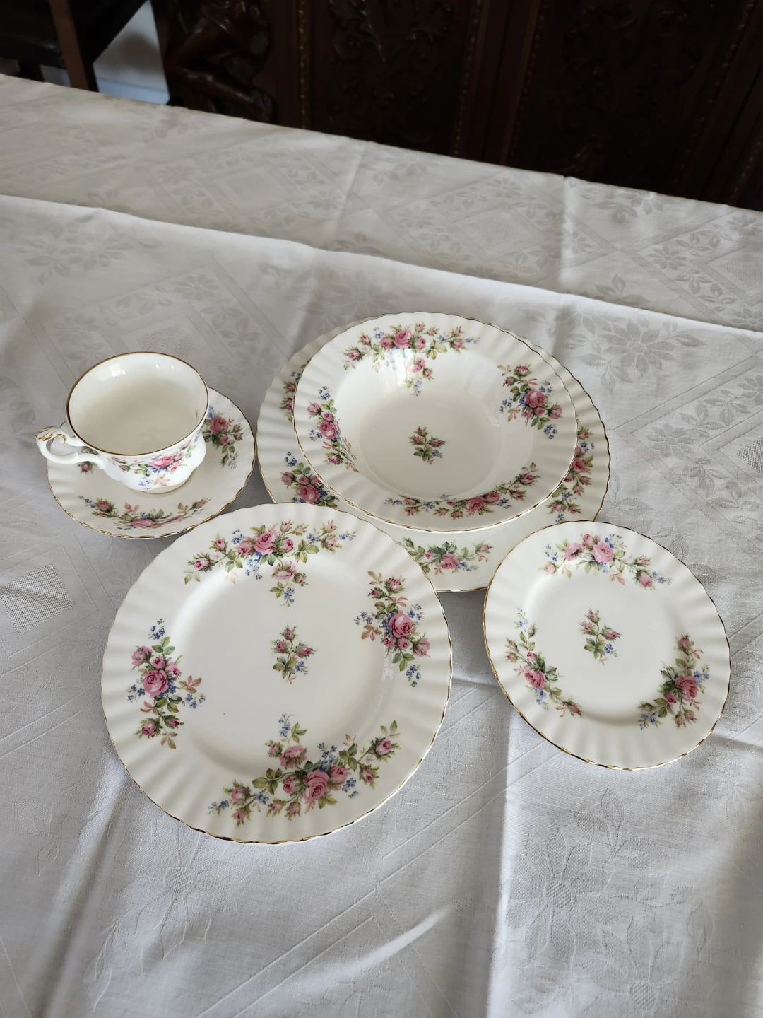 Royal Albert China - Moss Rose