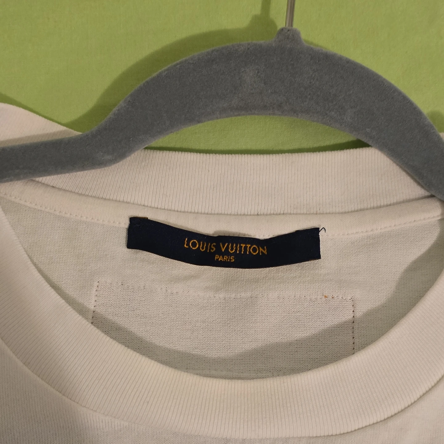 Louis Vuitton White T-Shirt with Dot-to-Dot LV Logo - photo 4