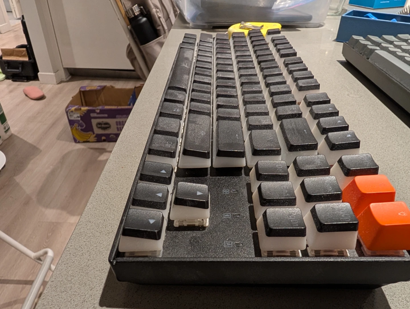 Keychron K6 RGB TKL Hot-swap EPOMAKER Jelly white linear switch
