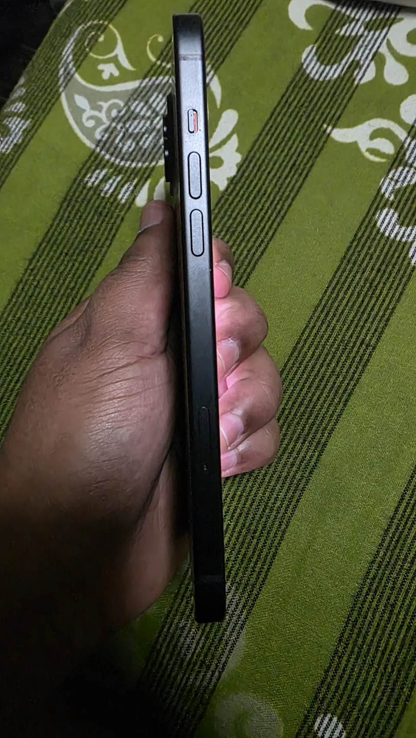 Apple iPhone 15 Plus - photo 3