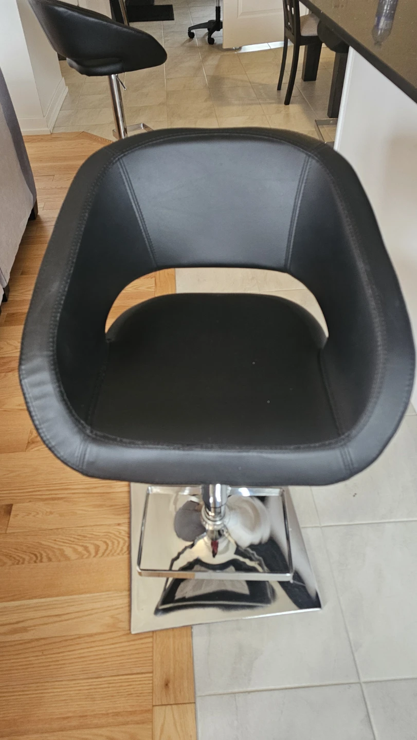 Black Swivel Bar Stool