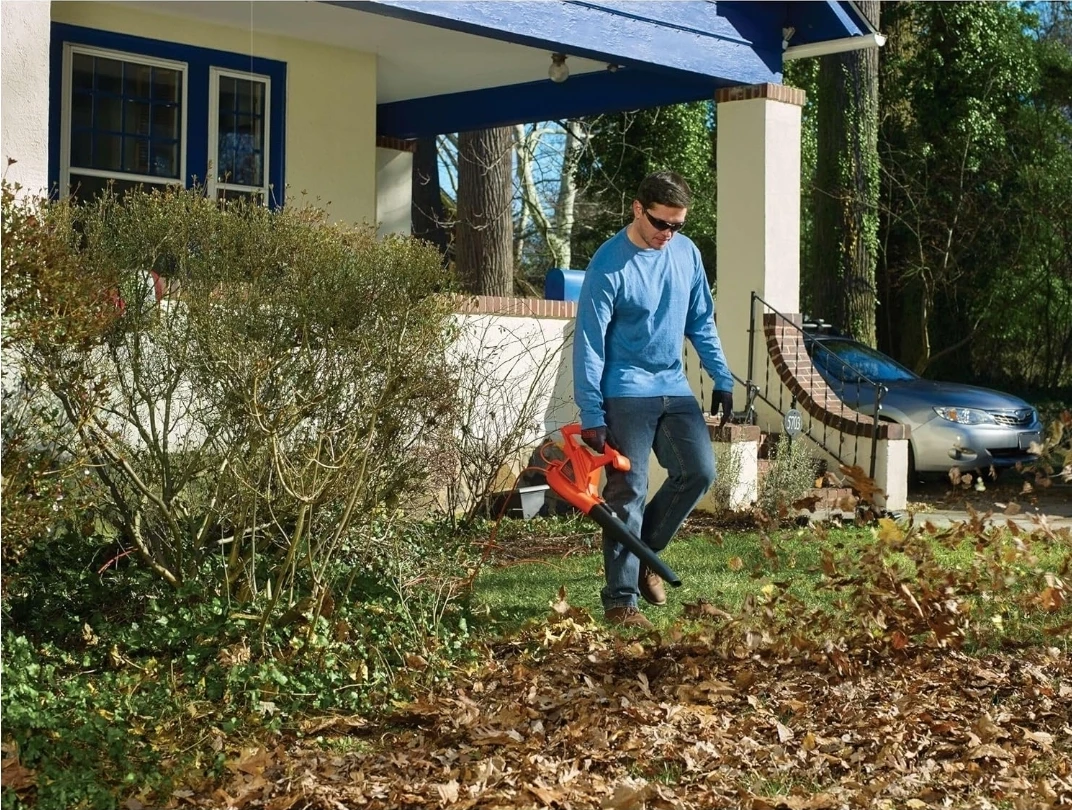 BLACK+DECKER Electric Leaf Blower - photo 2