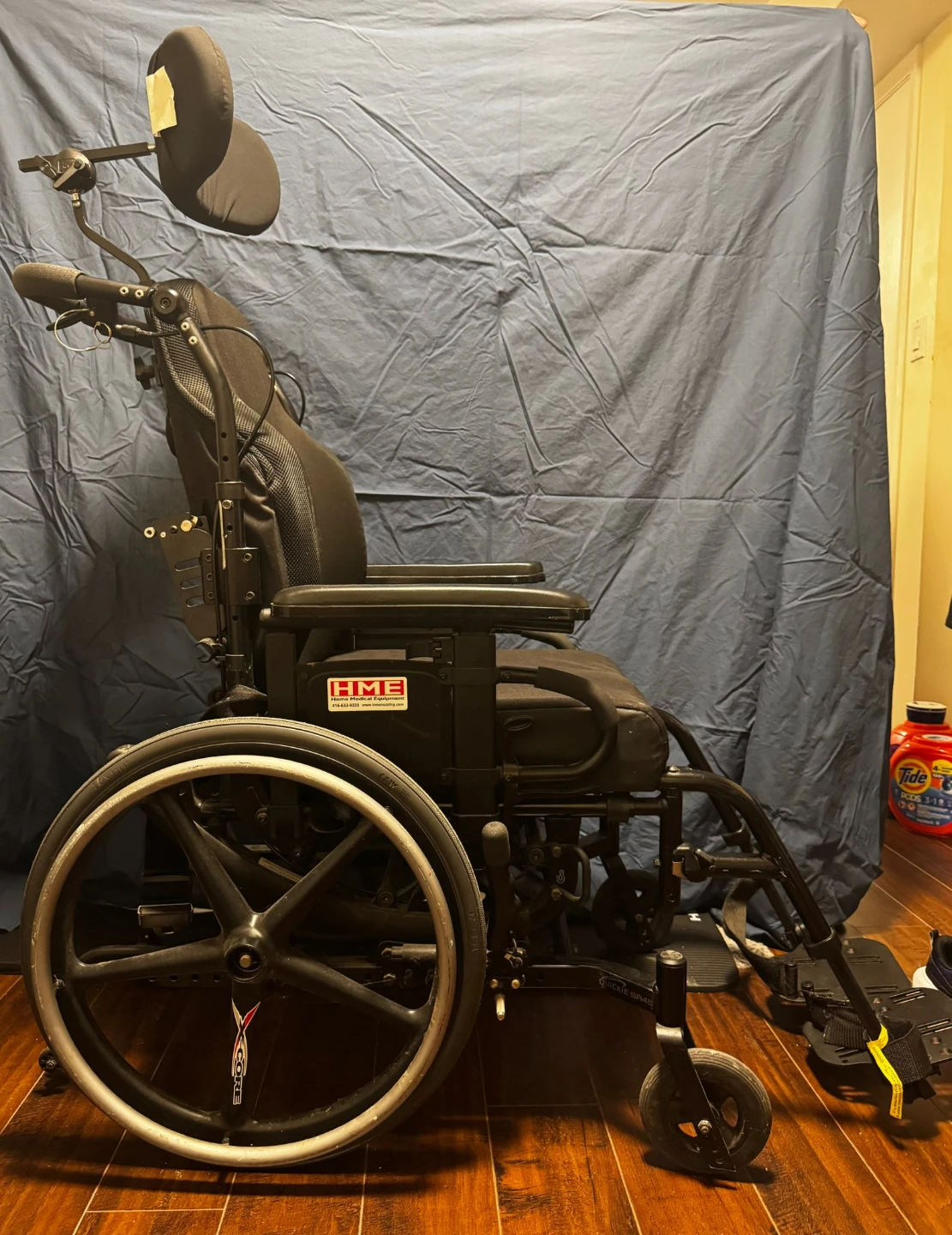 HME Tilt-in-Space Wheelchair and Free Folding Rollator - photo 4
