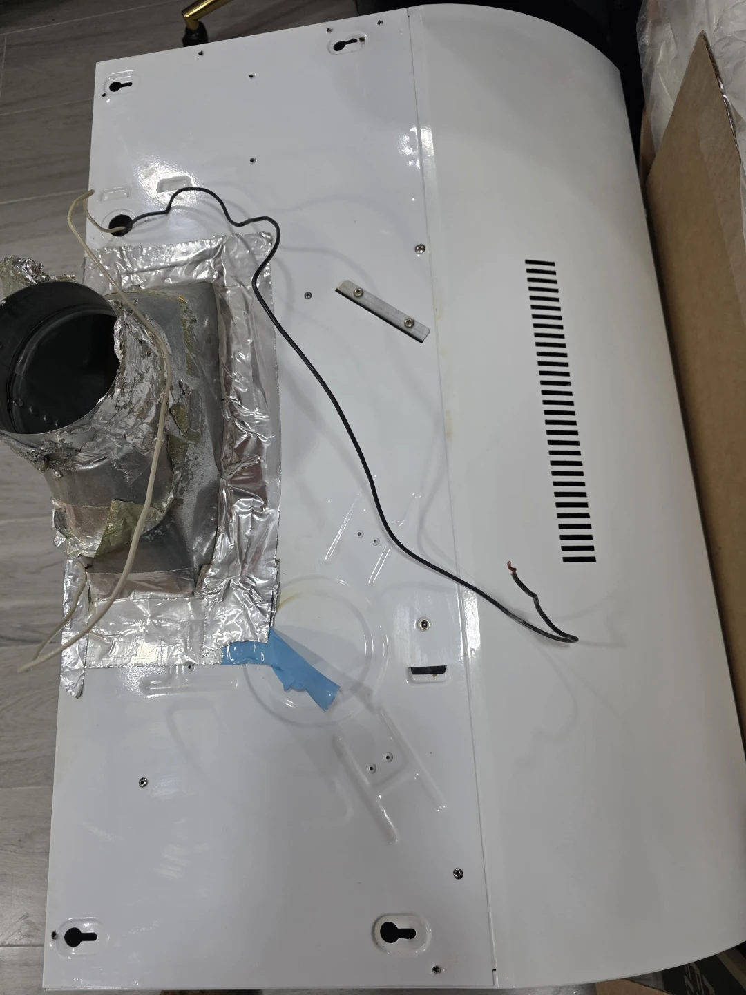 GE Range Hood - photo 4
