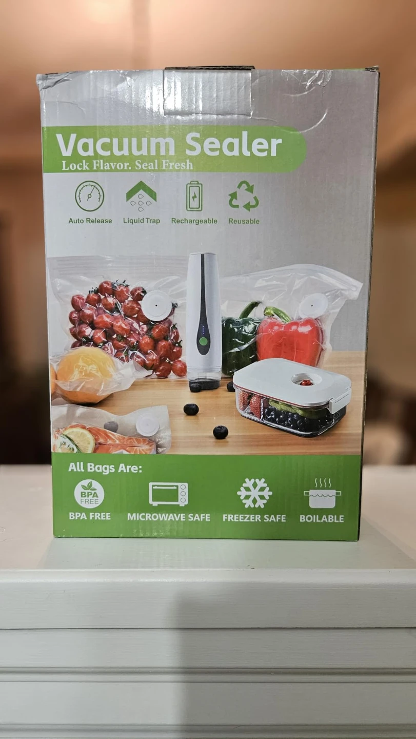Compact Vacuum Sealer with 30 bags - NEW