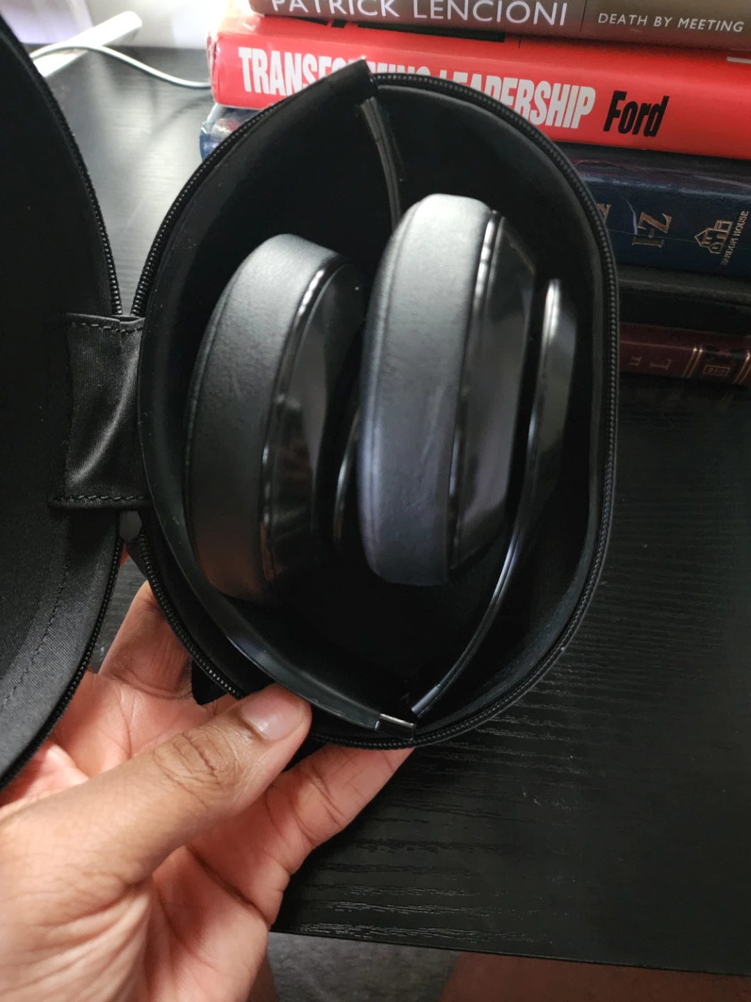Beats Solo3 Wireless On-Ear Headphones - Black - photo 5
