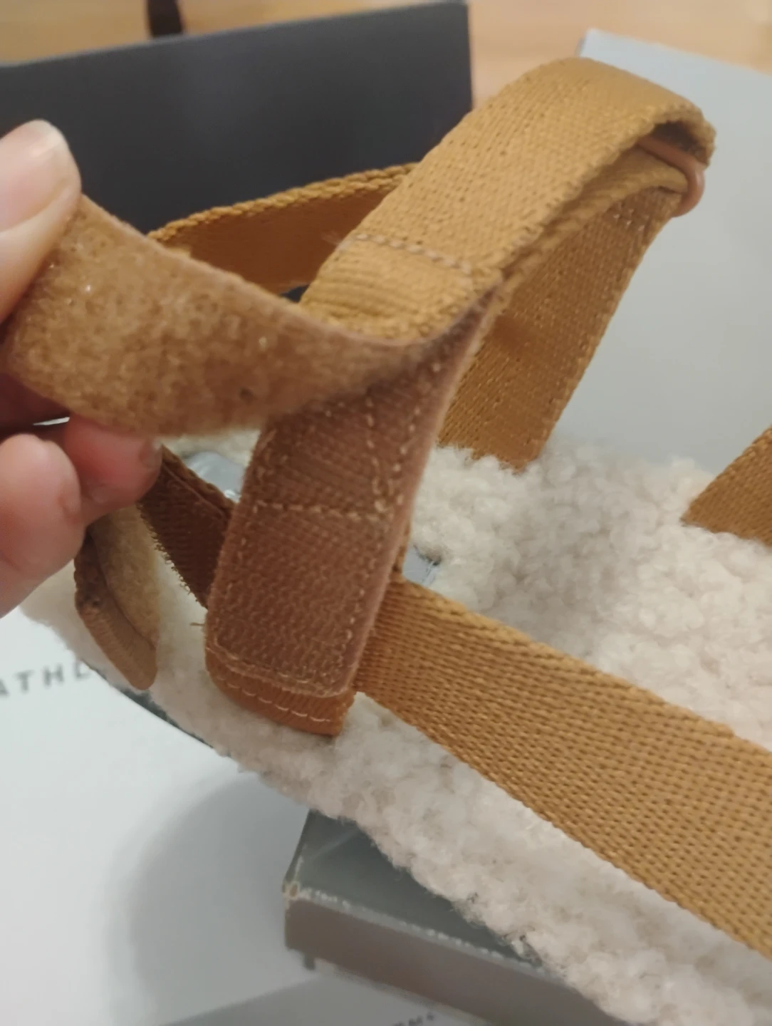 Everlane Fuzzy Strap Sandals Size 8 - photo 5