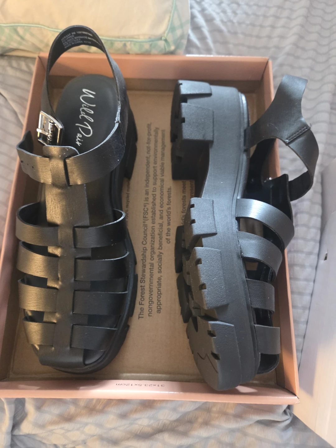 Wild Pair Black Heraap Fisherman Platform Sandals Size 9M - photo 2