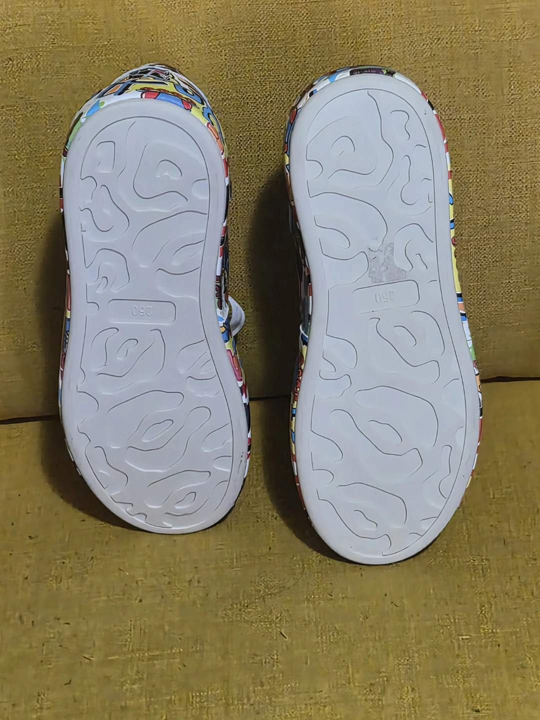 Colourful Graffiti Print Womens shoes - photo 3