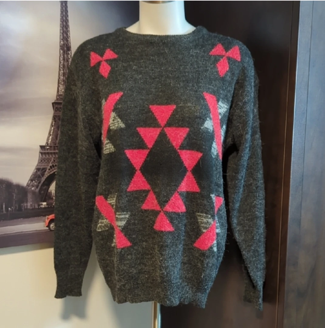 Avocado Grey & Pink Geometric Pattern Sweater G/L