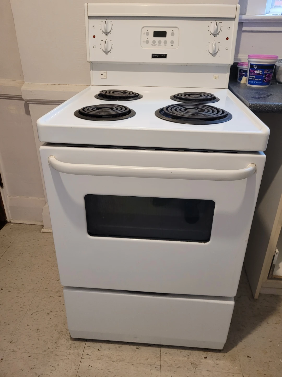 GE refrigerator freezers and Frigidaire oven - photo 4