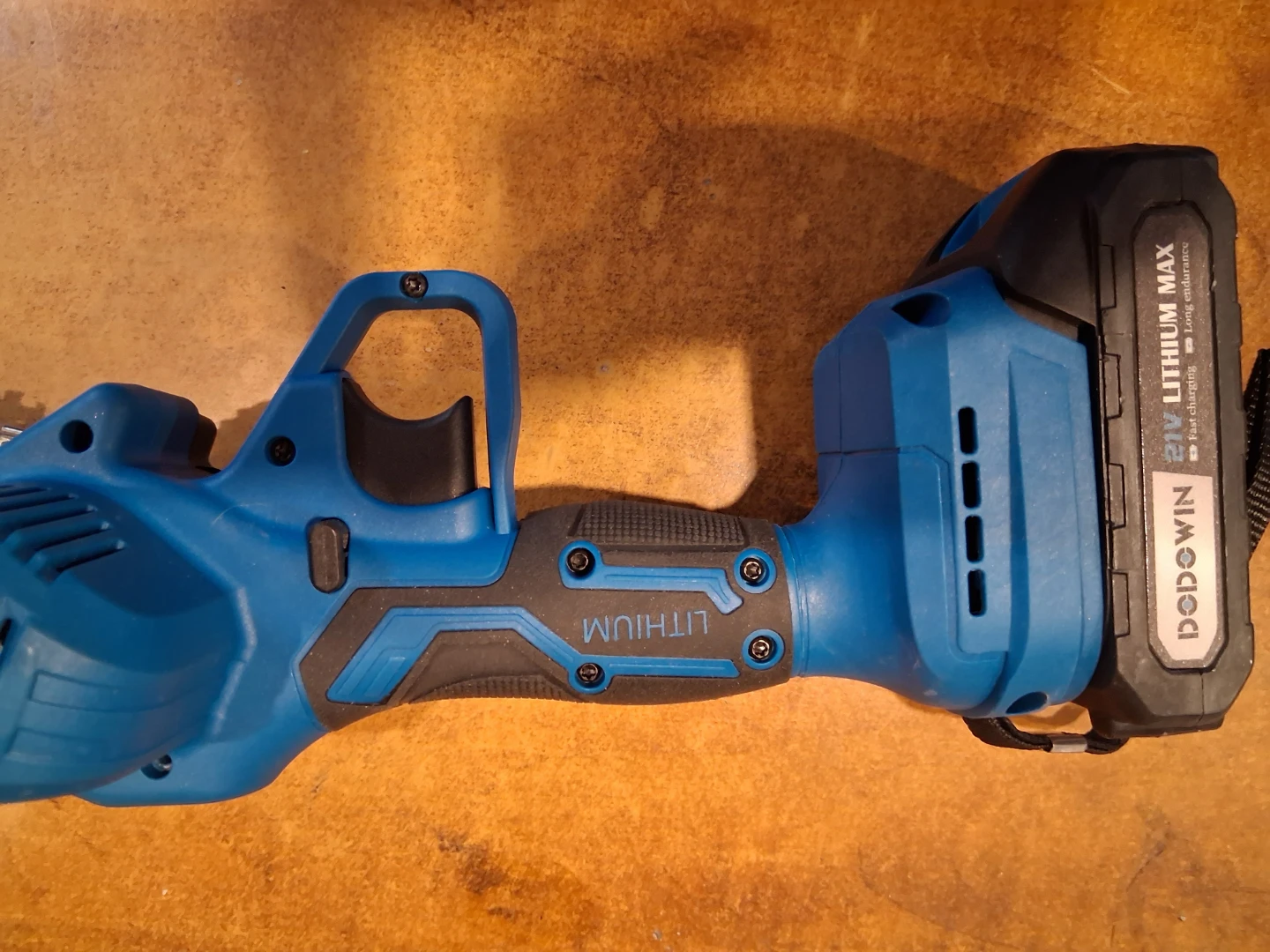 DODOWIN 6-Inch 21V Lithium Max Rechargeable Cordless Chainsaw - photo 5