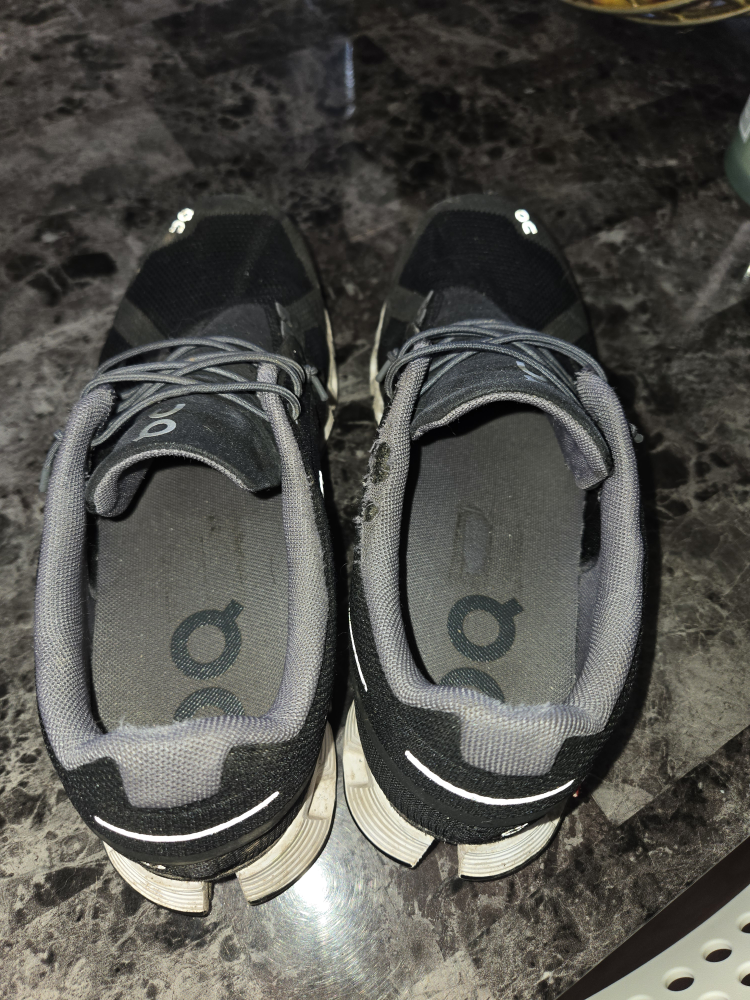 ON Cloud Running Shoes - photo 2
