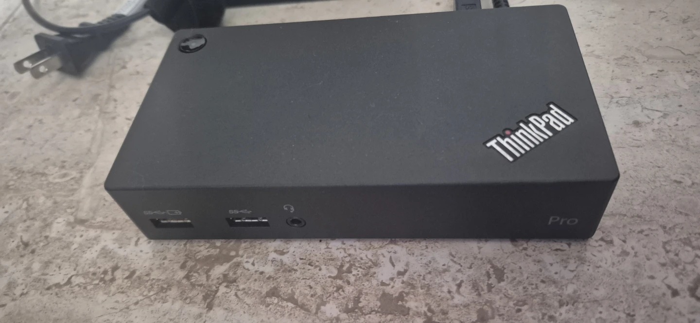 Lenovo ThinkPad Pro Docking Station with Power Adapter - photo 2
